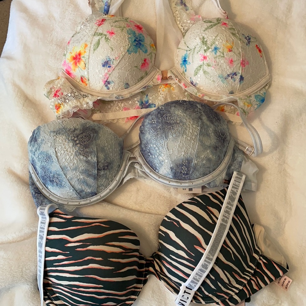 34B Victoria Secret Bra BRAND NEW